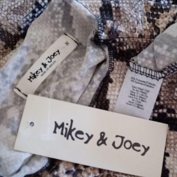 NEW Mikey&Joey animal print long sleeve top - Picture 6 of 6